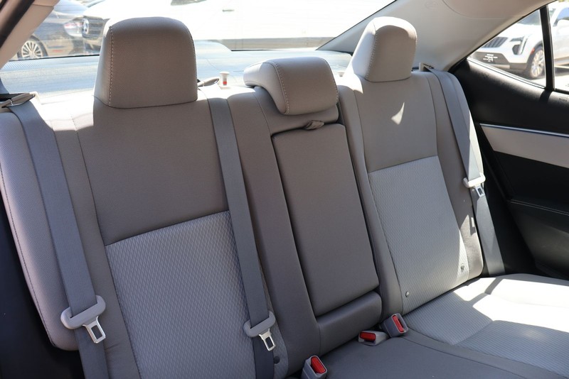 Toyota Corolla Vehicle Full-screen Gallery Image 20