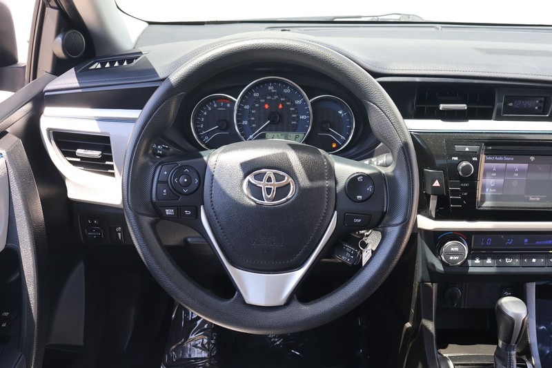 Toyota Corolla Vehicle Full-screen Gallery Image 23