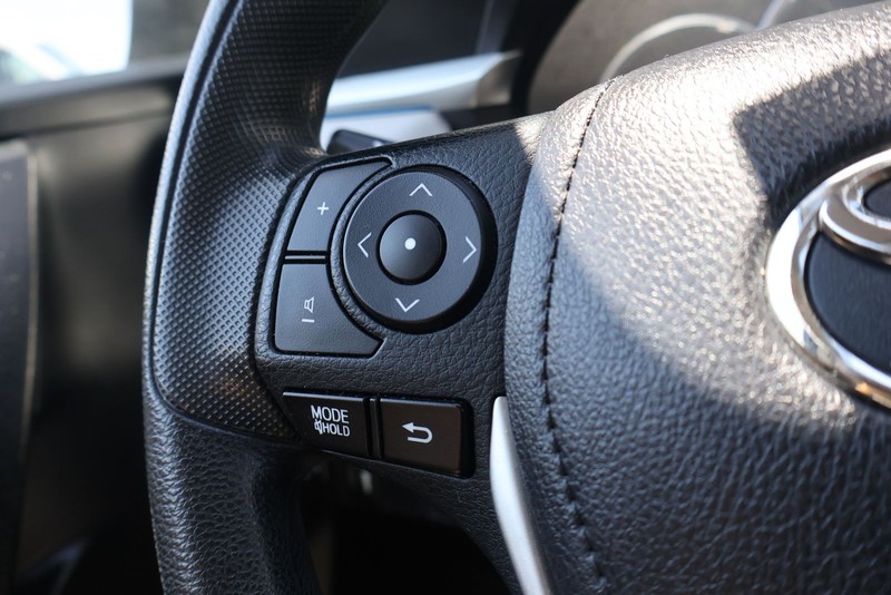 Toyota Corolla Vehicle Full-screen Gallery Image 24