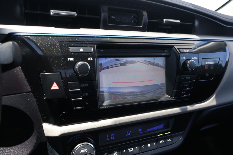 Toyota Corolla Vehicle Full-screen Gallery Image 28