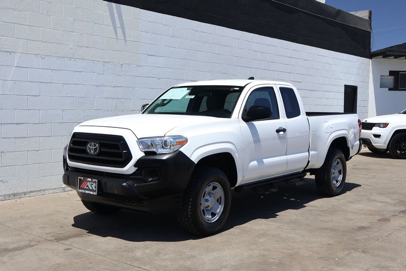 Toyota Tacoma 4WD Vehicle Full-screen Gallery Image 11