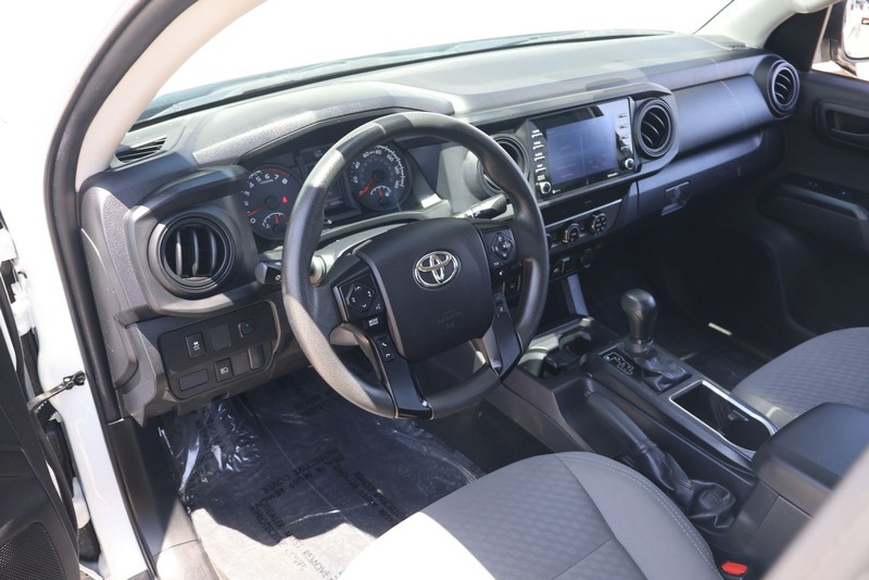 Toyota Tacoma 4WD Vehicle Full-screen Gallery Image 15