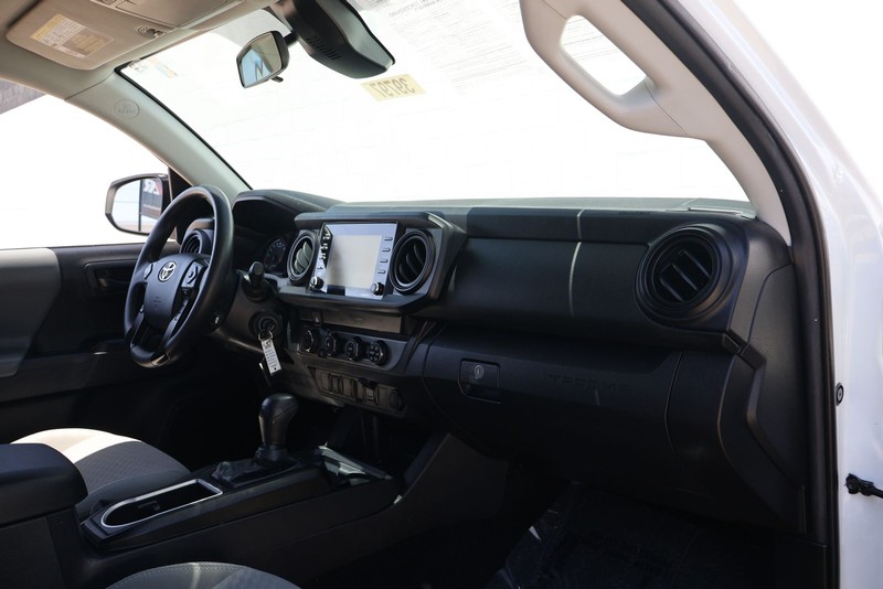 Toyota Tacoma 4WD Vehicle Full-screen Gallery Image 18