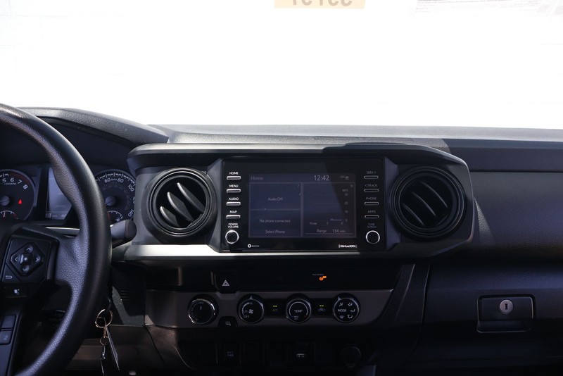 Toyota Tacoma 4WD Vehicle Full-screen Gallery Image 26