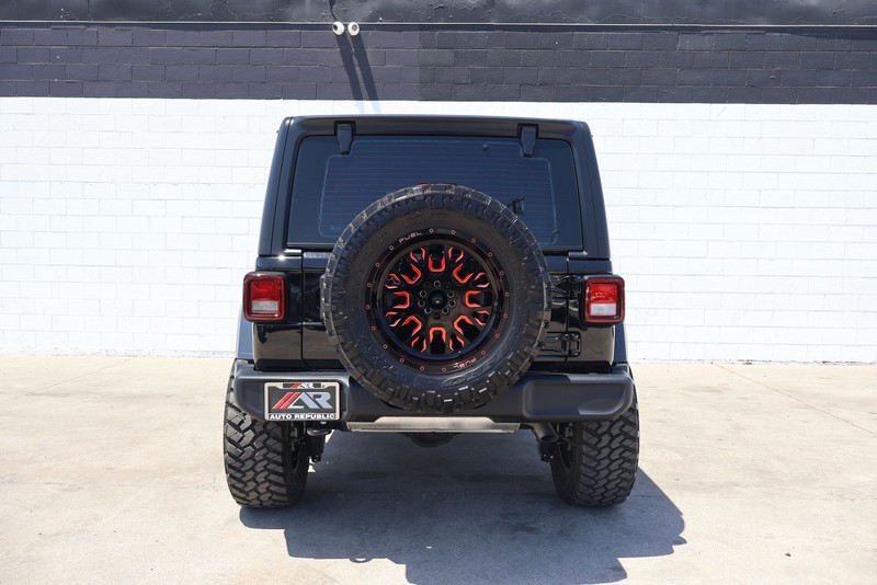 Jeep Wrangler Vehicle Full-screen Gallery Image 06