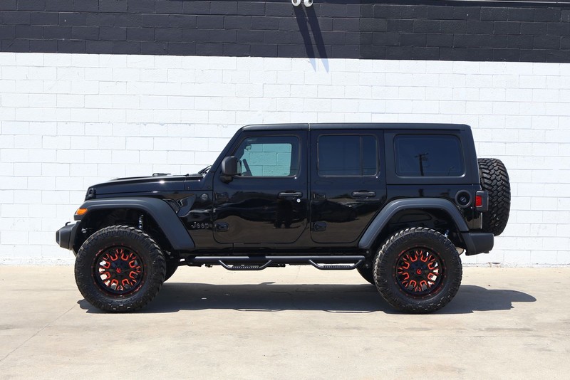 Jeep Wrangler Vehicle Full-screen Gallery Image 10