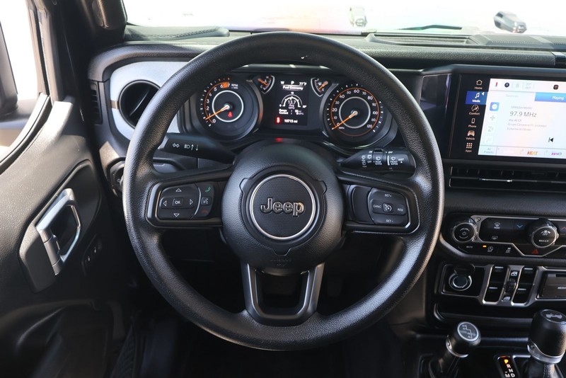 Jeep Wrangler Vehicle Full-screen Gallery Image 23