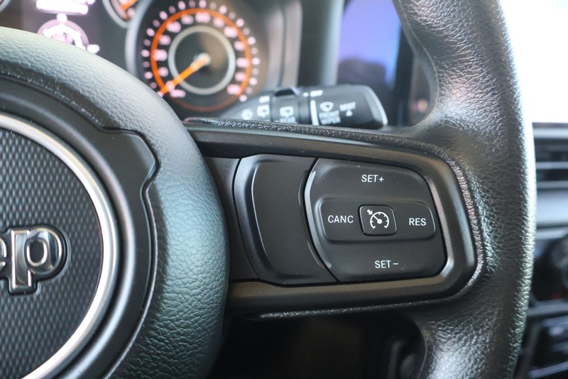 Jeep Wrangler Vehicle Full-screen Gallery Image 25