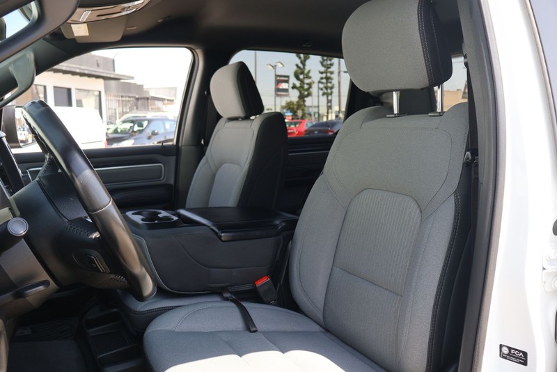 Ram 1500 Vehicle Full-screen Gallery Image 16
