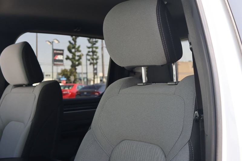 Ram 1500 Vehicle Full-screen Gallery Image 17