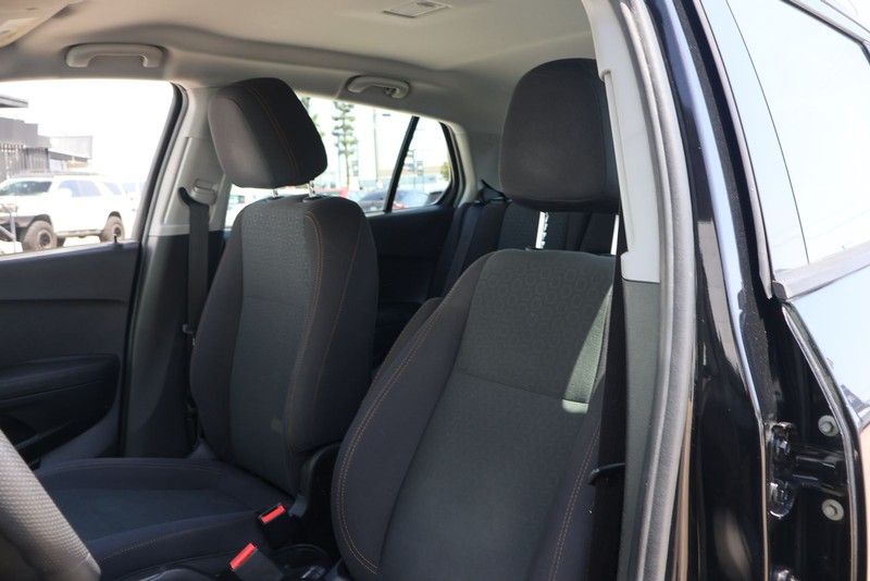 Chevrolet Trax Vehicle Full-screen Gallery Image 16