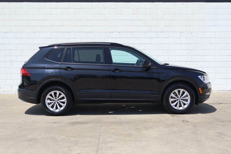 Volkswagen Tiguan Vehicle Full-screen Gallery Image 04