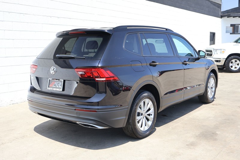 Volkswagen Tiguan Vehicle Full-screen Gallery Image 05