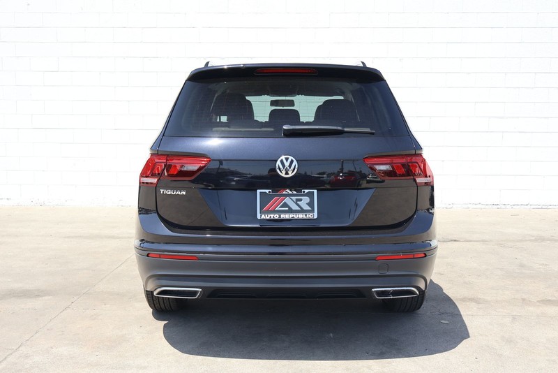 Volkswagen Tiguan Vehicle Full-screen Gallery Image 06