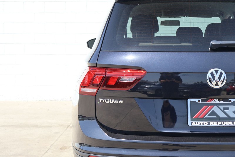 Volkswagen Tiguan Vehicle Full-screen Gallery Image 07