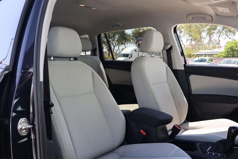 Volkswagen Tiguan Vehicle Full-screen Gallery Image 19