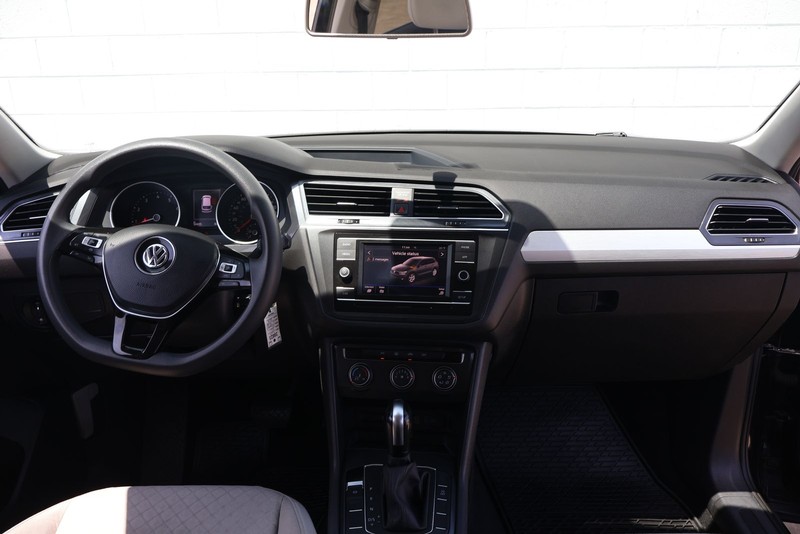 Volkswagen Tiguan Vehicle Full-screen Gallery Image 22