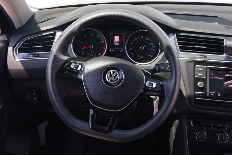 Volkswagen Tiguan Vehicle Full-screen Gallery Image 24