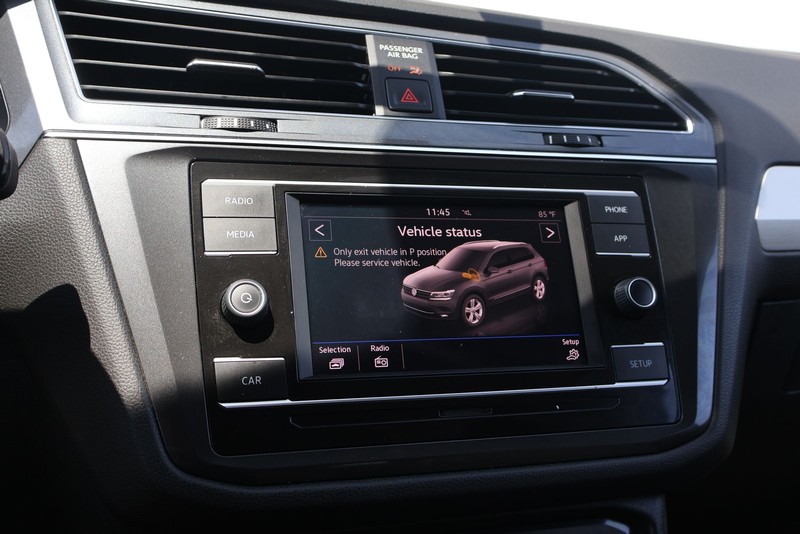 Volkswagen Tiguan Vehicle Full-screen Gallery Image 28