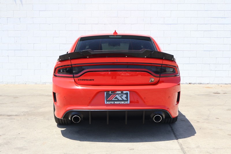 Dodge Charger Vehicle Full-screen Gallery Image 06