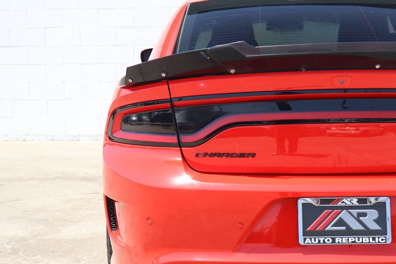 Dodge Charger Vehicle Full-screen Gallery Image 07