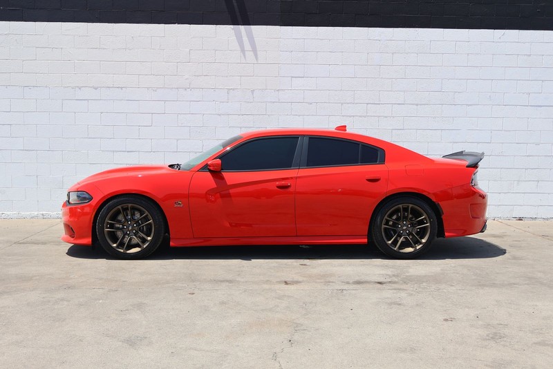 Dodge Charger Vehicle Full-screen Gallery Image 10