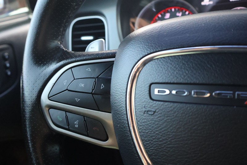 Dodge Charger Vehicle Full-screen Gallery Image 25