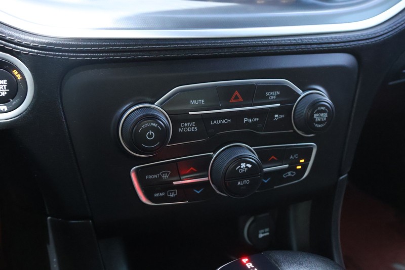 Dodge Charger Vehicle Full-screen Gallery Image 30