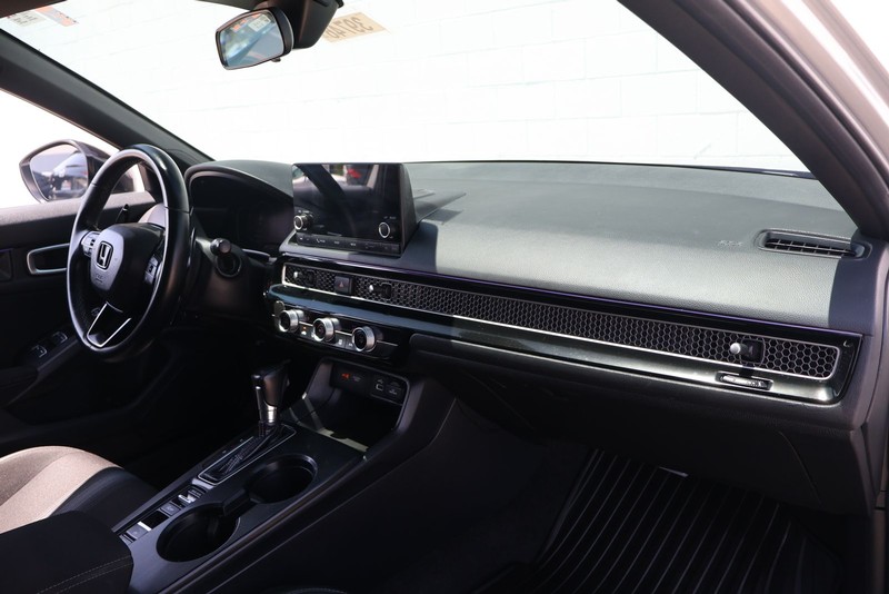 Honda Civic Sedan Vehicle Full-screen Gallery Image 18