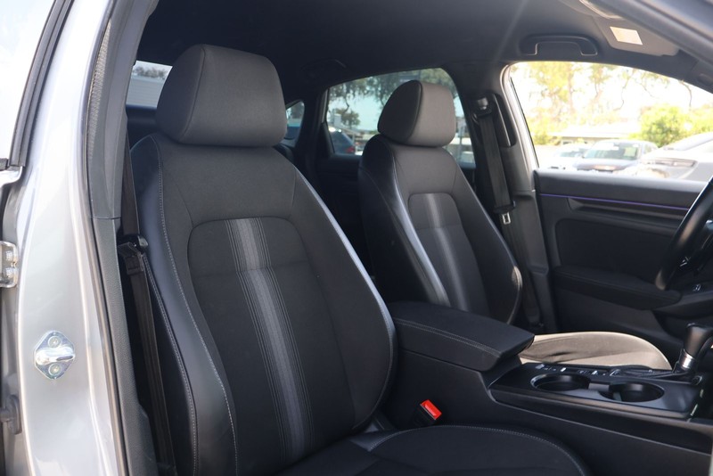 Honda Civic Sedan Vehicle Full-screen Gallery Image 19