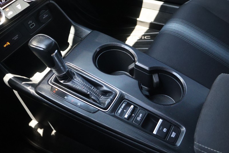 Honda Civic Sedan Vehicle Full-screen Gallery Image 29