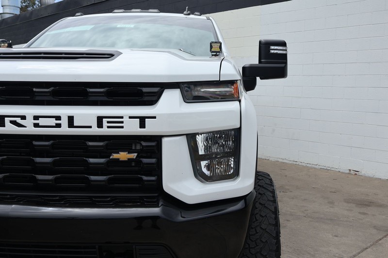 Chevrolet Silverado 2500HD Vehicle Full-screen Gallery Image 04