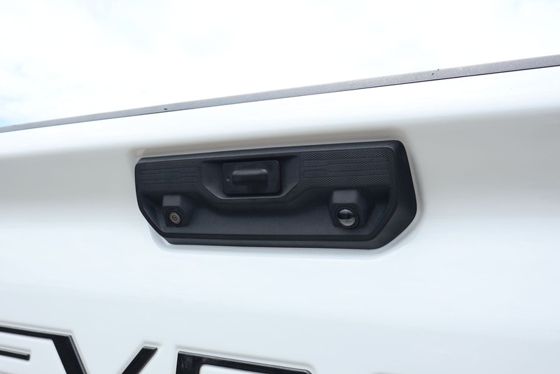 Chevrolet Silverado 2500HD Vehicle Full-screen Gallery Image 08