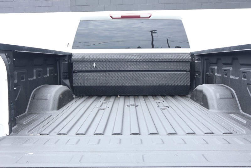 Chevrolet Silverado 2500HD Vehicle Full-screen Gallery Image 09