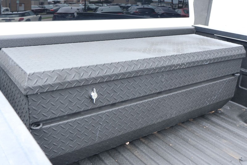 Chevrolet Silverado 2500HD Vehicle Full-screen Gallery Image 10