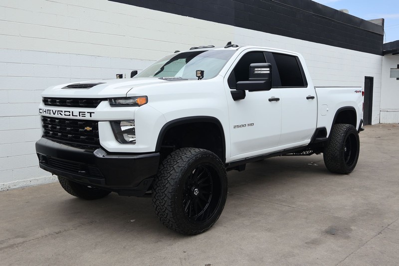 Chevrolet Silverado 2500HD Vehicle Full-screen Gallery Image 13