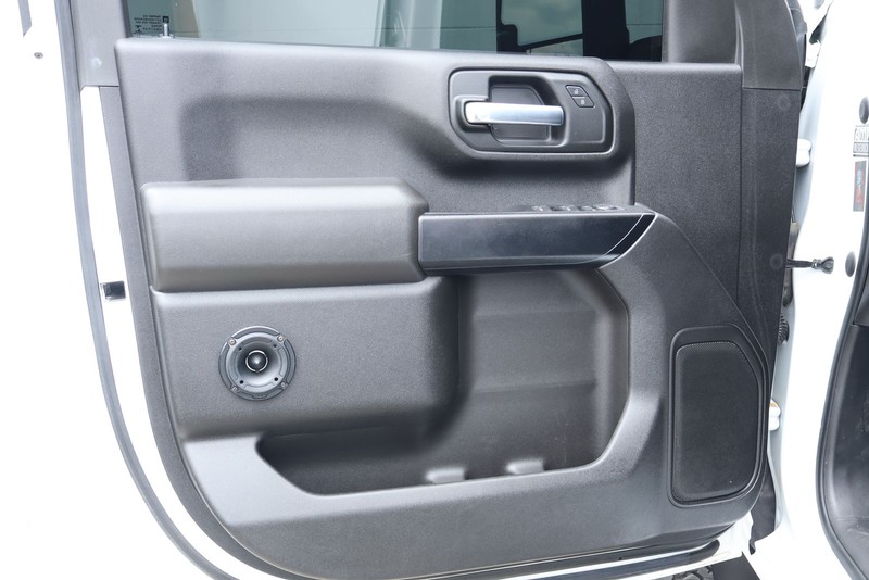 Chevrolet Silverado 2500HD Vehicle Full-screen Gallery Image 22