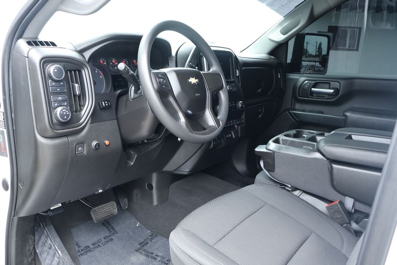 Chevrolet Silverado 2500HD Vehicle Full-screen Gallery Image 23