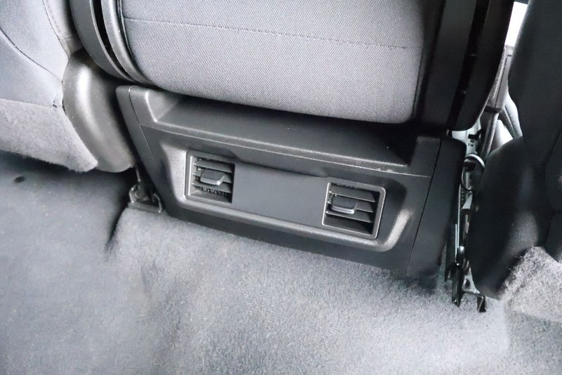 Chevrolet Silverado 2500HD Vehicle Full-screen Gallery Image 30
