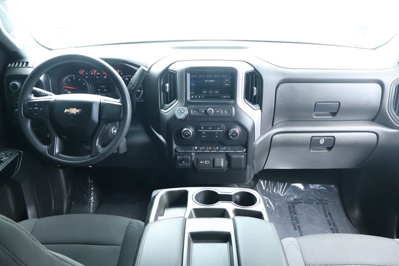 Chevrolet Silverado 2500HD Vehicle Full-screen Gallery Image 31