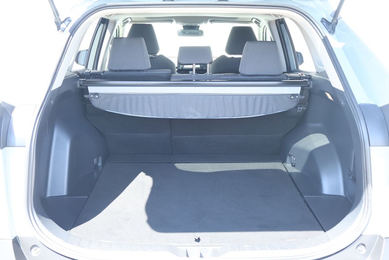 Toyota RAV4 Vehicle Full-screen Gallery Image 10