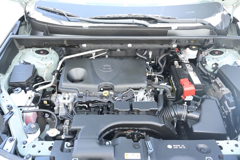 Toyota RAV4 Vehicle Full-screen Gallery Image 12