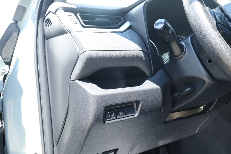 Toyota RAV4 Vehicle Full-screen Gallery Image 16