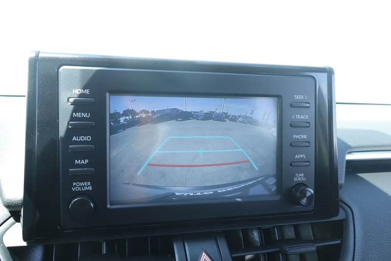 Toyota RAV4 Vehicle Full-screen Gallery Image 26