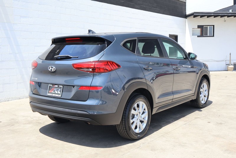 Hyundai Tucson Vehicle Full-screen Gallery Image 05