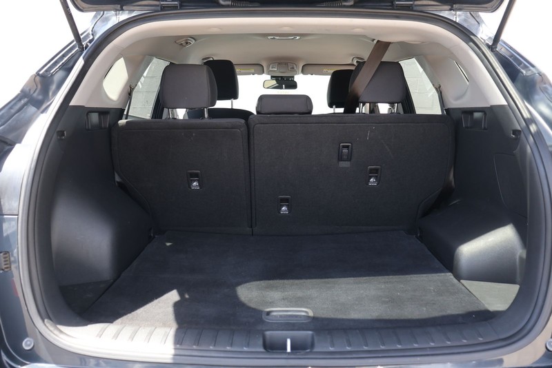 Hyundai Tucson Vehicle Full-screen Gallery Image 08