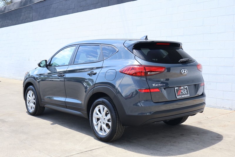 Hyundai Tucson Vehicle Full-screen Gallery Image 09