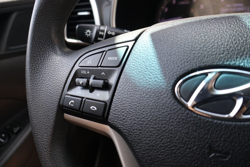 Hyundai Tucson Vehicle Full-screen Gallery Image 24