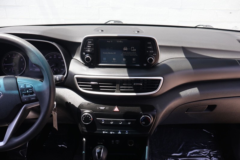 Hyundai Tucson Vehicle Full-screen Gallery Image 26