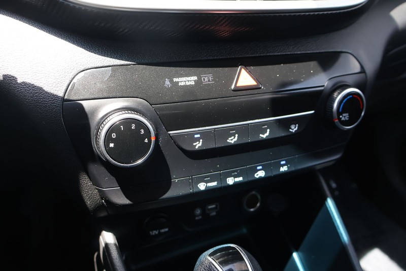 Hyundai Tucson Vehicle Full-screen Gallery Image 30